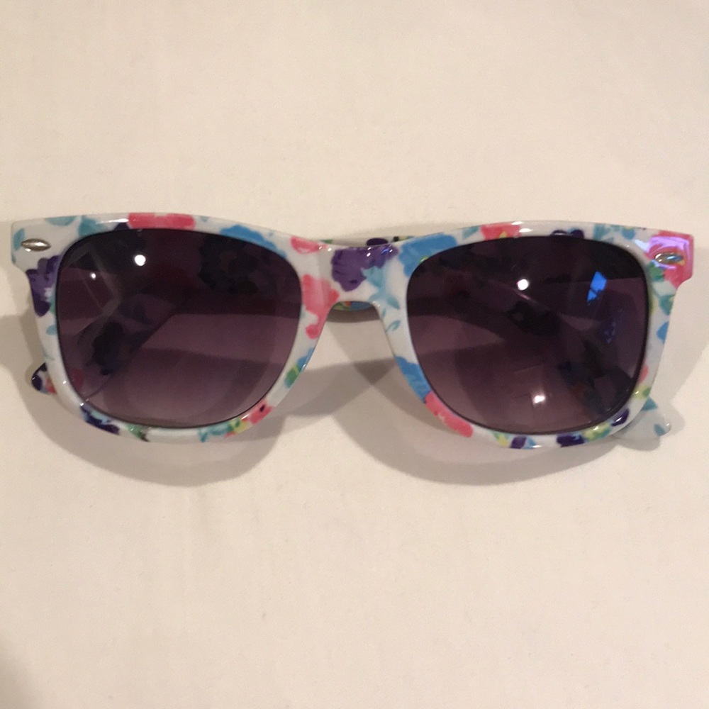 Floral UV sunglasses